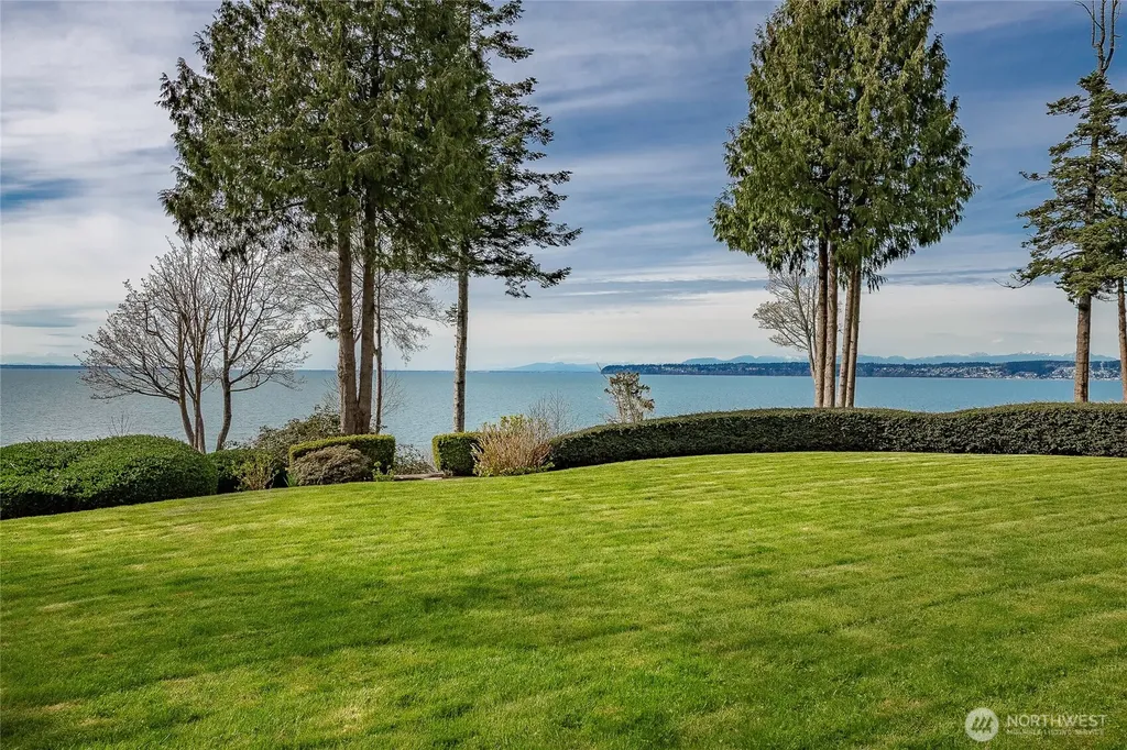 9045 Shearwater Road Blaine WA 98230