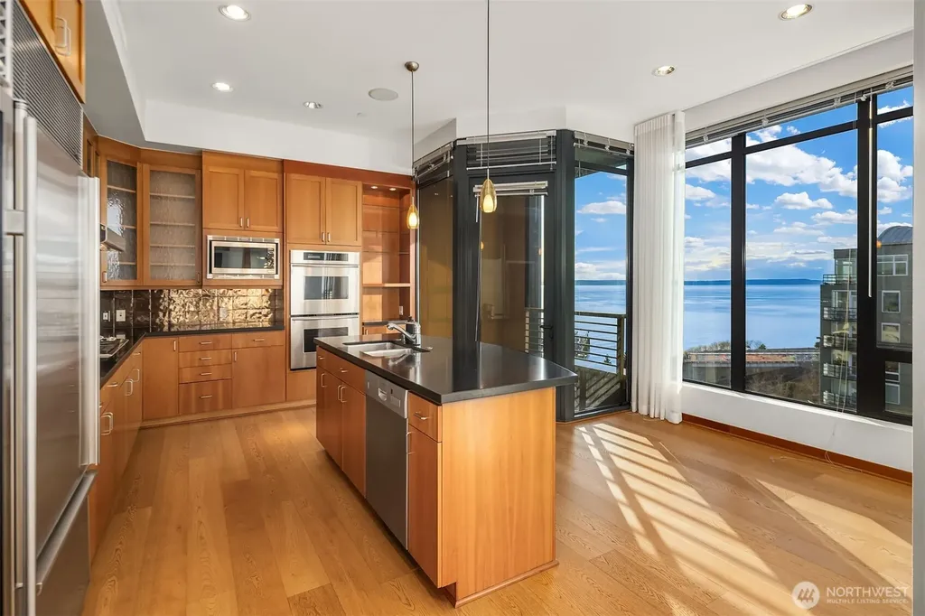 2716 Elliott Avenue Seattle WA 98121