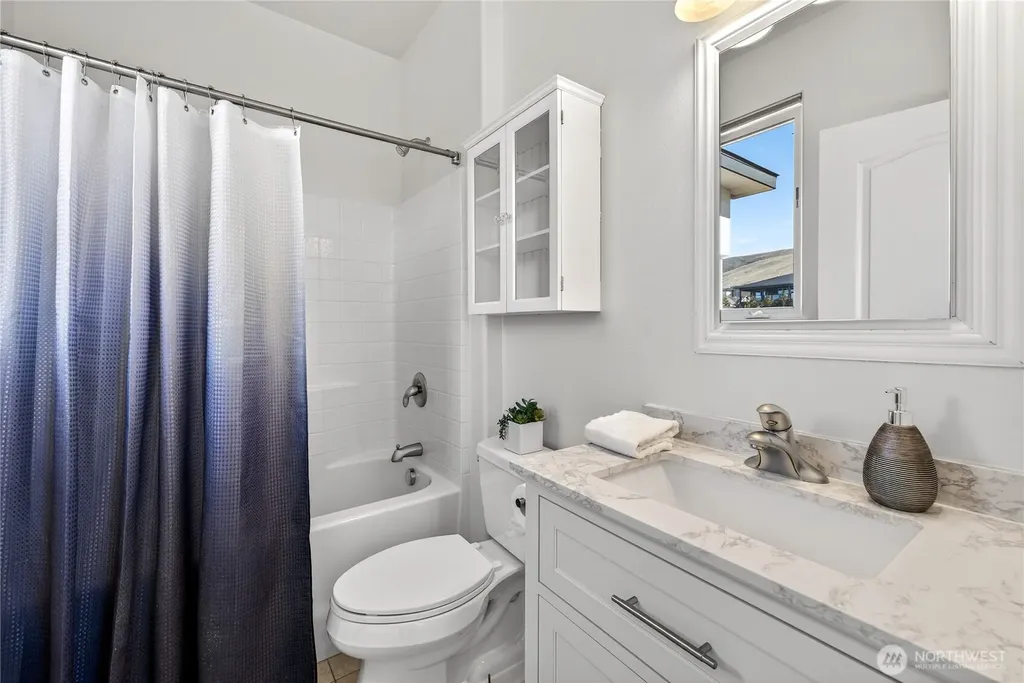 1614 W 51st Avenue Kennewick WA 99338