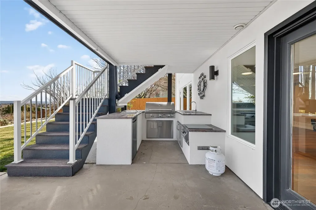 1614 W 51st Avenue Kennewick WA 99338