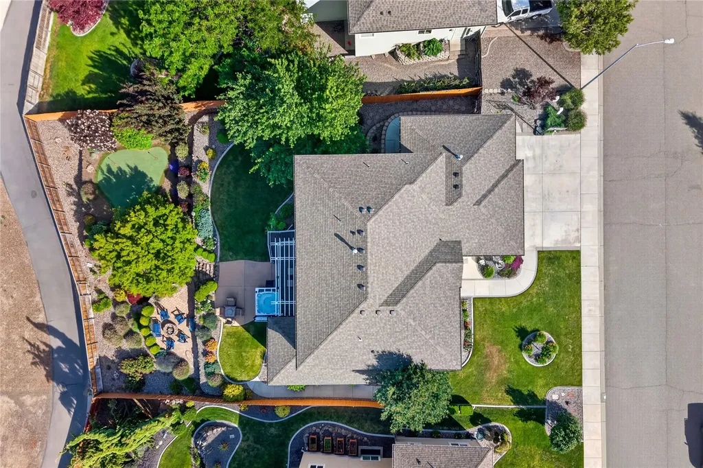 1614 W 51st Avenue Kennewick WA 99338