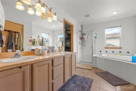 13617 68th Avenue Ct E Puyallup WA 98373