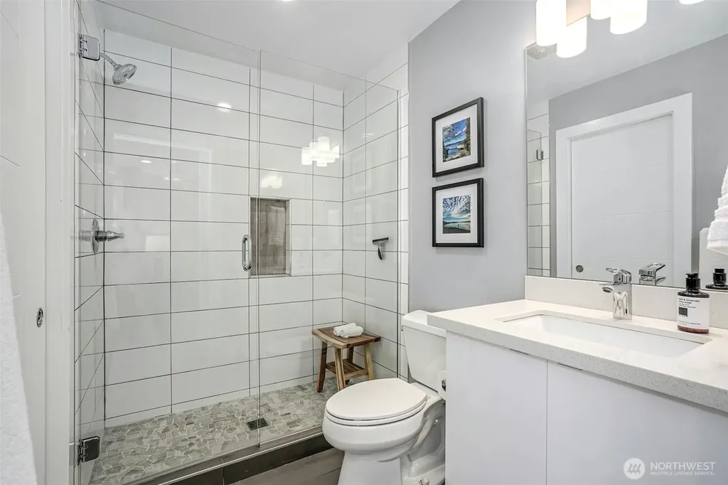 6065 NE 135th Street Kirkland WA 98034