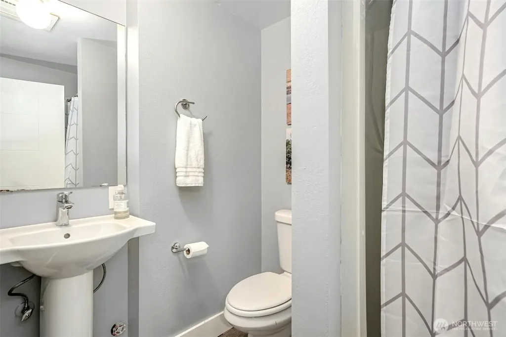 6065 NE 135th Street Kirkland WA 98034