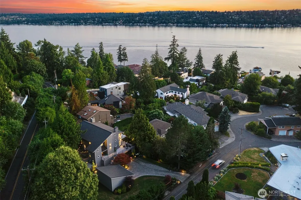 6065 NE 135th Street Kirkland WA 98034