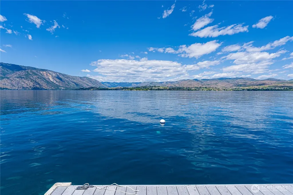 4620 South Lakeshore Road Chelan WA 98816