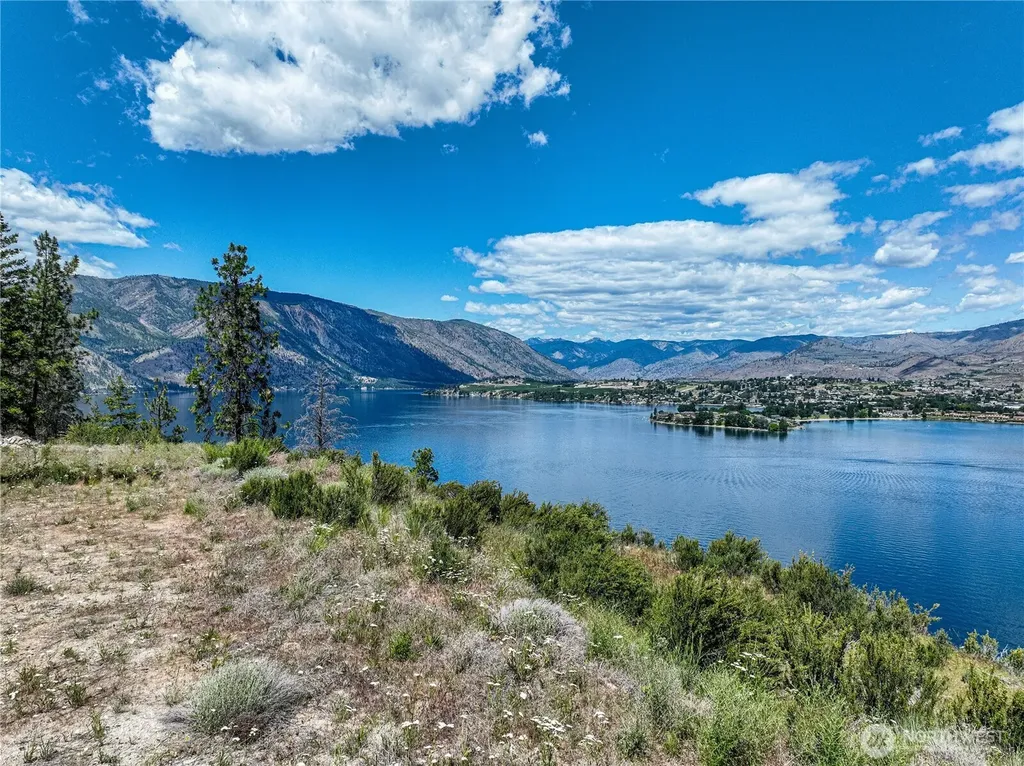 4620 South Lakeshore Road Chelan WA 98816
