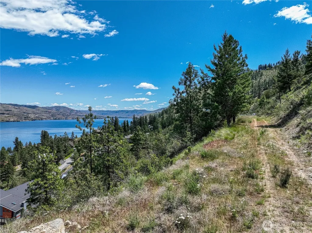 4620 South Lakeshore Road Chelan WA 98816