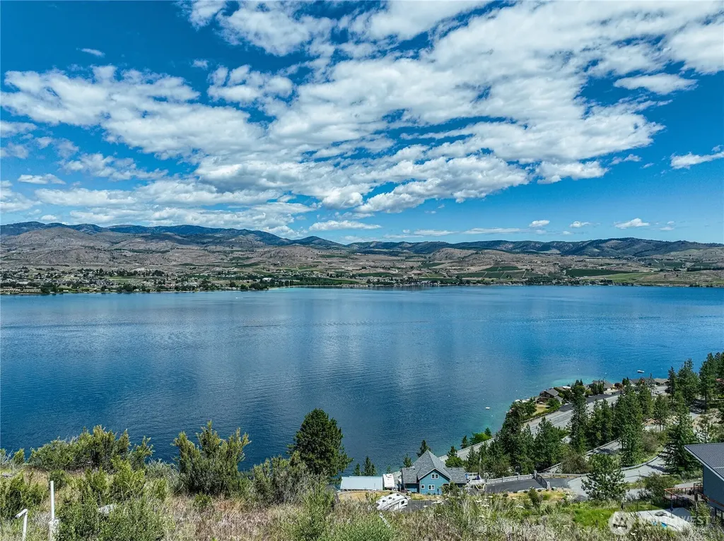 4620 South Lakeshore Road Chelan WA 98816