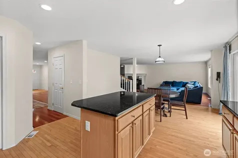 23412 SE 260th Court Maple Valley WA 98038