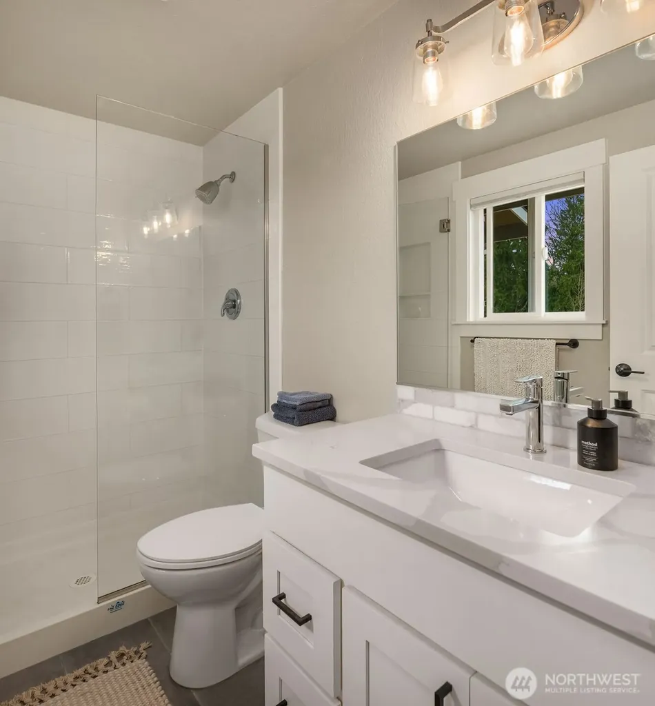 17407 3rd Avenue SE Bothell WA 98012