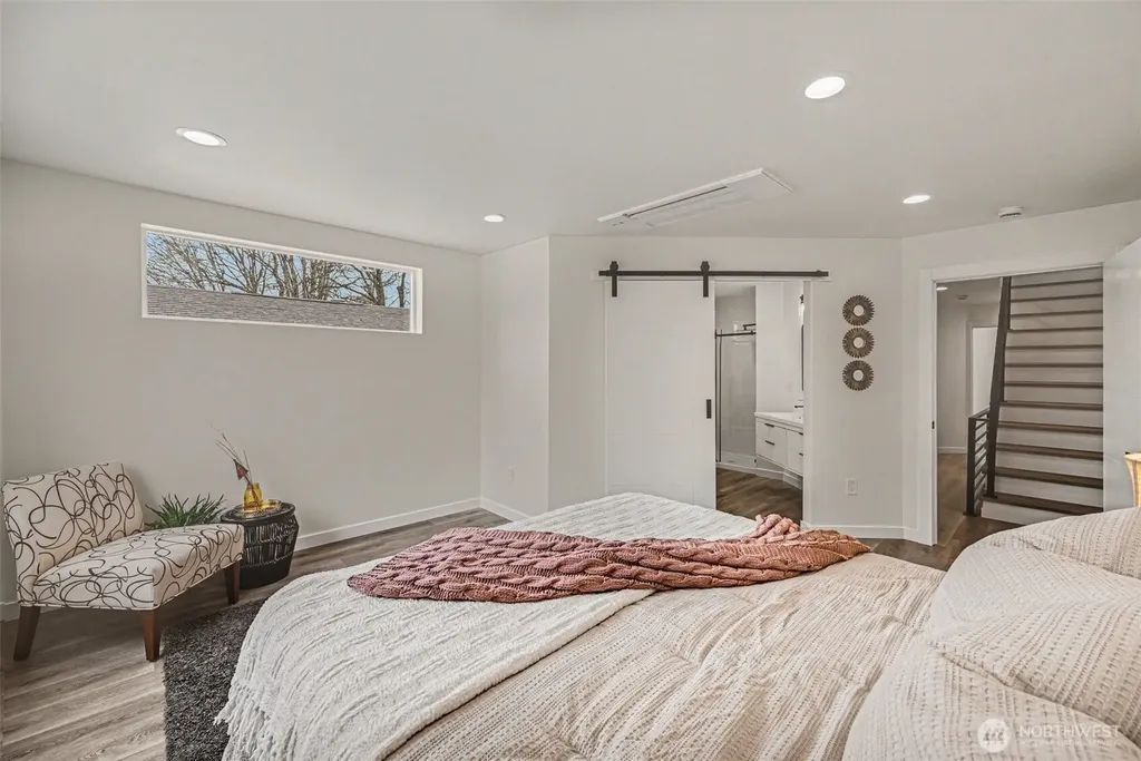 7776 Highland Park Way SW Seattle WA 98106