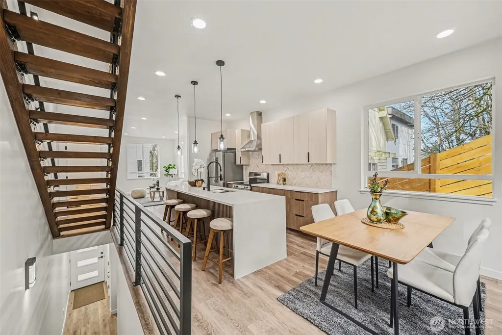 7776 Highland Park Way SW Seattle WA 98106