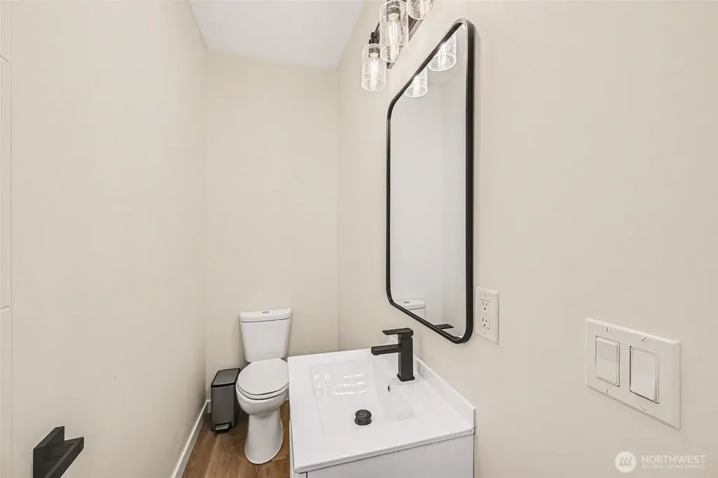 7776 Highland Park Way SW Seattle WA 98106