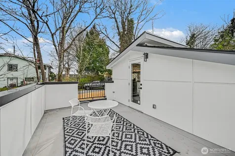 7776 Highland Park Way SW Seattle WA 98106