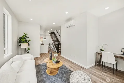 7776 Highland Park Way SW Seattle WA 98106