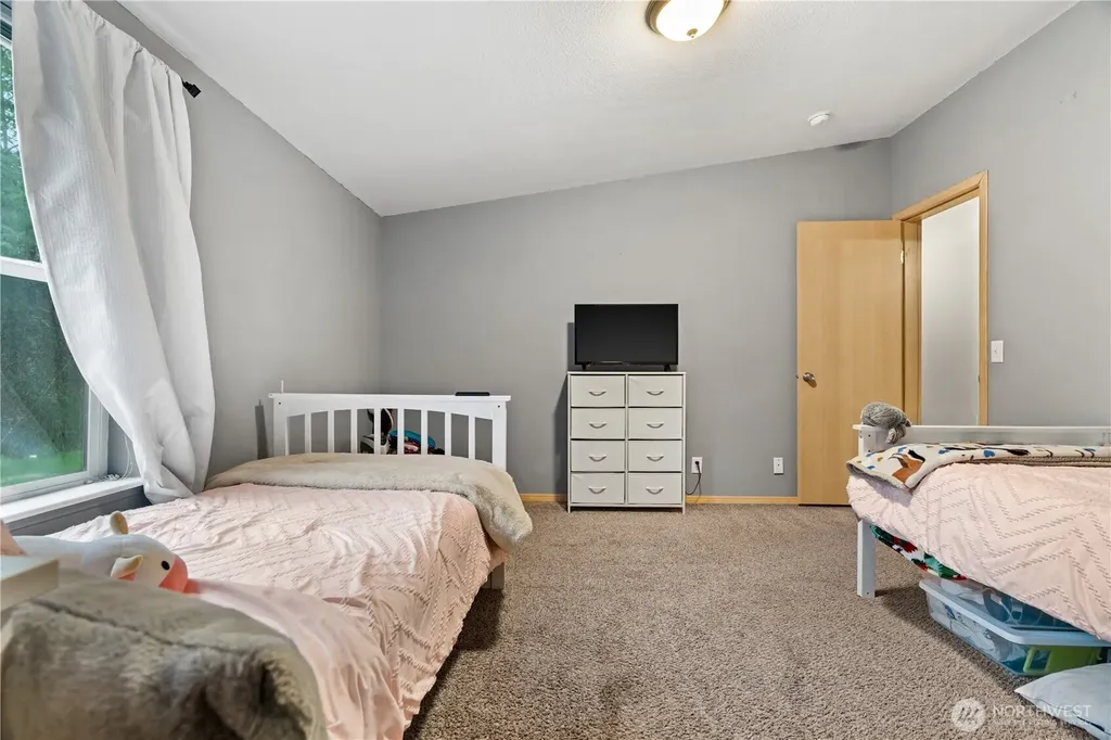 15450 Diaz Place SW Port Orchard WA 98367