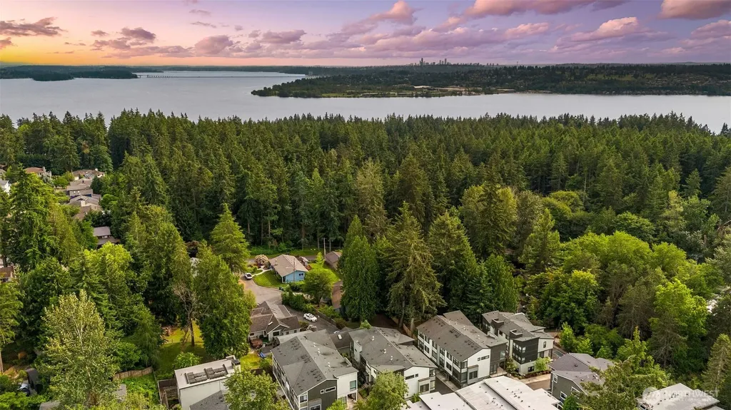 7829 NE 121st Lane Kirkland WA 98034