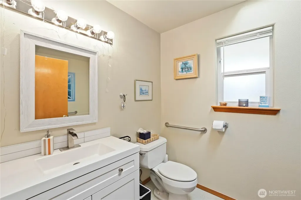 160 Dolphin Avenue NE Ocean Shores WA 98569