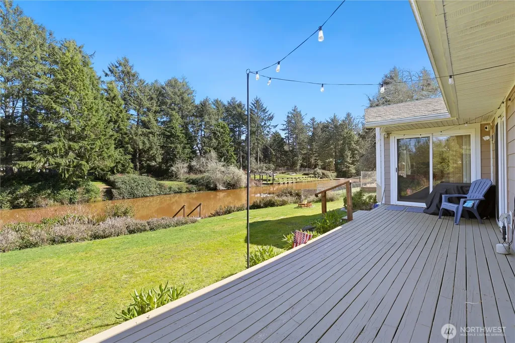 160 Dolphin Avenue NE Ocean Shores WA 98569