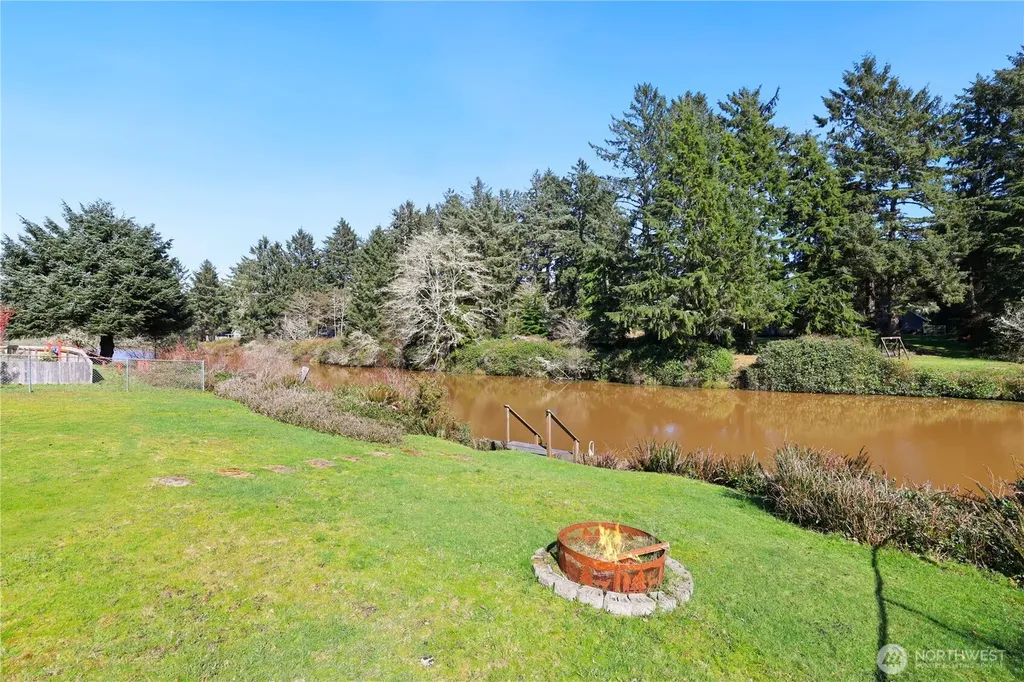160 Dolphin Avenue NE Ocean Shores WA 98569