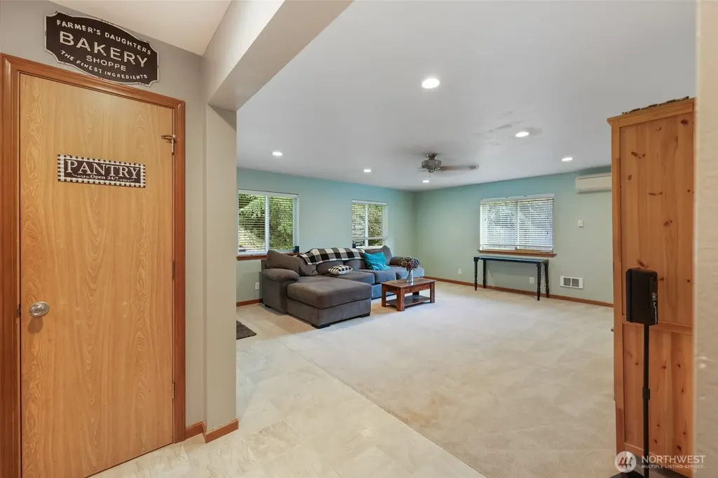 6925 E Filmore Street Port Orchard WA 98366