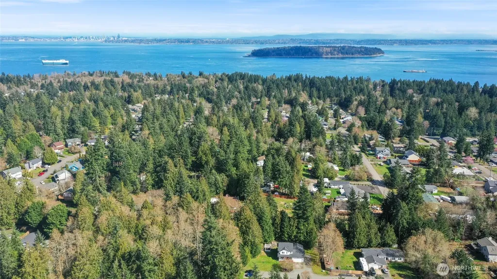 6925 E Filmore Street Port Orchard WA 98366