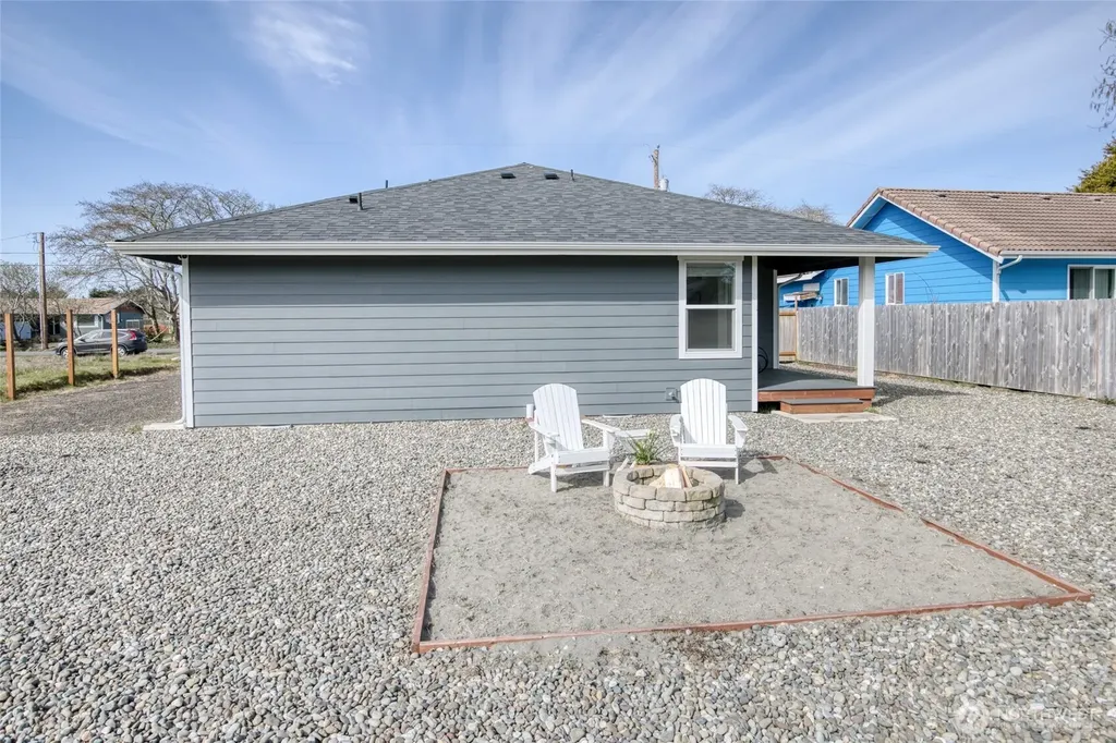 300 Octopus Avenue NE Ocean Shores WA 98569