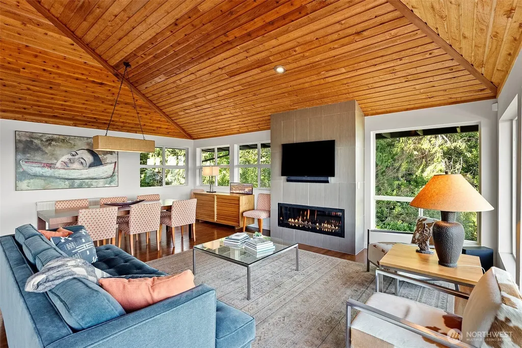 8032 SW 222nd Place Vashon WA 98070