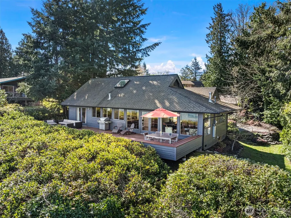 8032 SW 222nd Place Vashon WA 98070