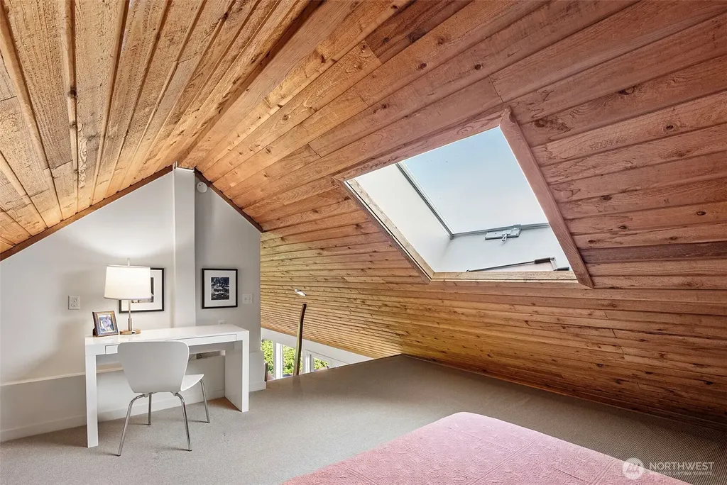 8032 SW 222nd Place Vashon WA 98070
