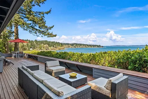 8032 SW 222nd Place Vashon WA 98070