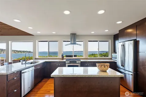 8032 SW 222nd Place Vashon WA 98070