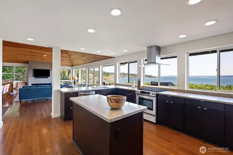 8032 SW 222nd Place Vashon WA 98070