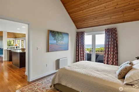 8032 SW 222nd Place Vashon WA 98070