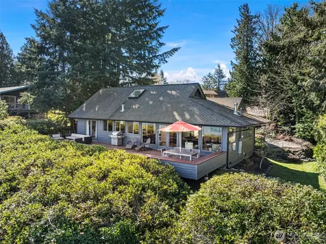 8032 SW 222nd Place Vashon WA 98070