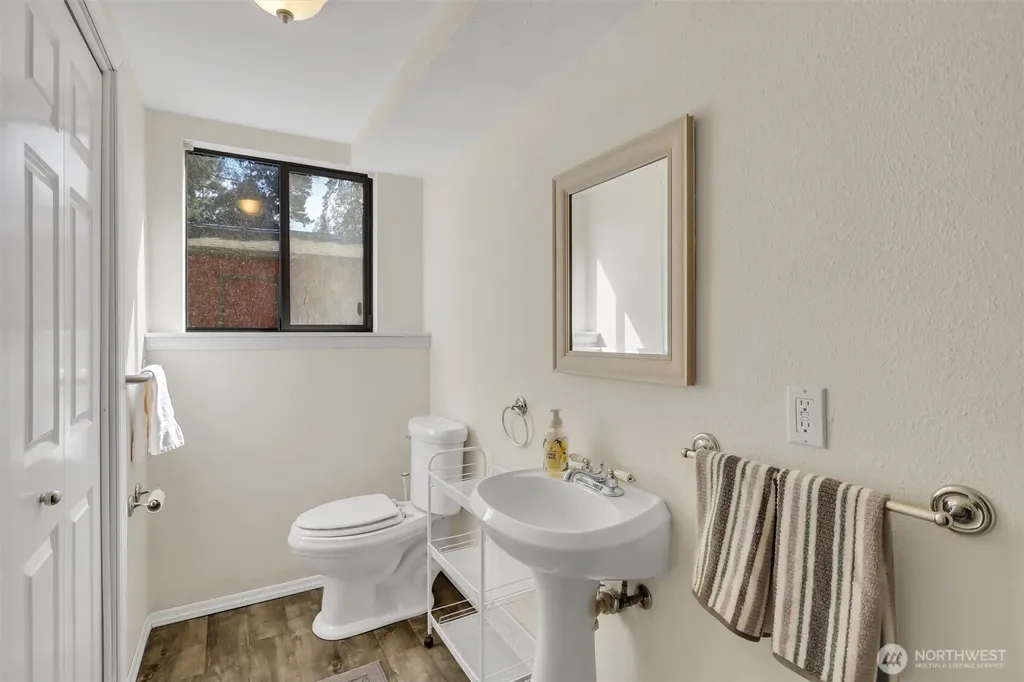 14005 20th Place W Lynnwood WA 98087