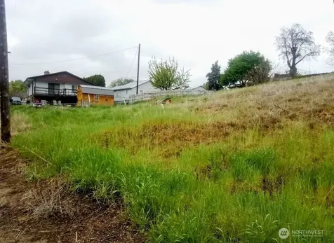 222 Kenwood Street Omak WA 98841