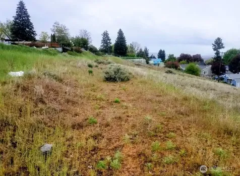 222 Kenwood Street Omak WA 98841
