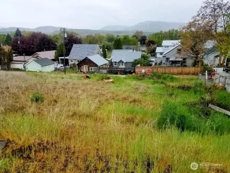 222 Kenwood Street Omak WA 98841