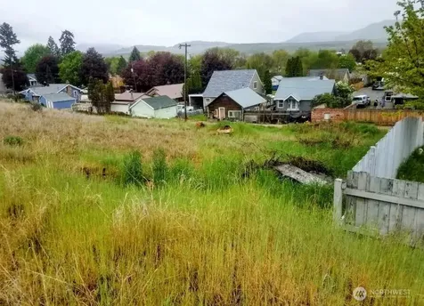 222 Kenwood Street Omak WA 98841