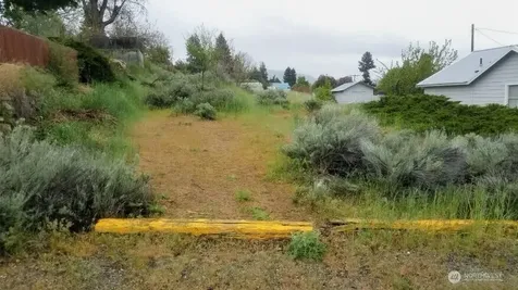 222 Kenwood Street Omak WA 98841