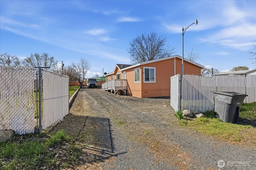 153 NW Quincy Place Soap Lake WA 98851