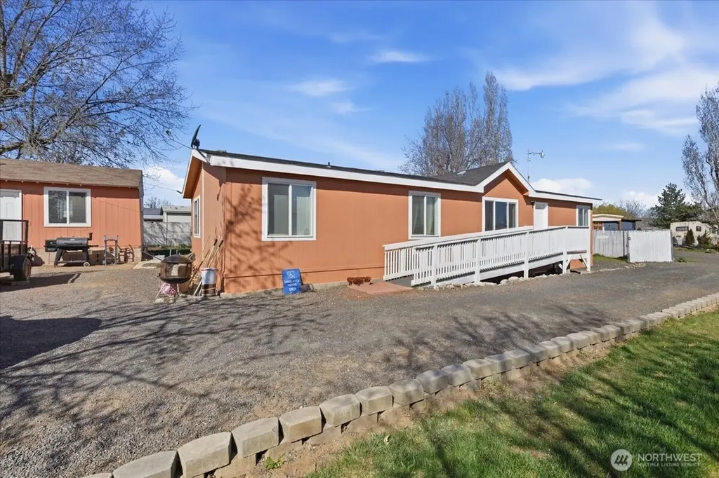 153 NW Quincy Place Soap Lake WA 98851