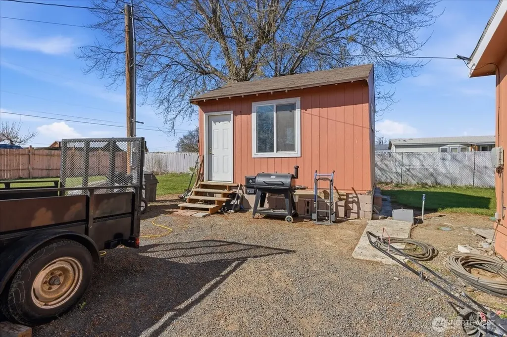 153 NW Quincy Place Soap Lake WA 98851