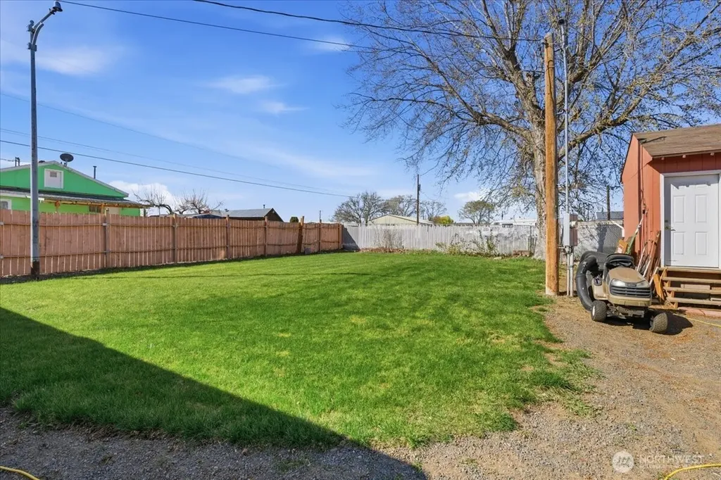 153 NW Quincy Place Soap Lake WA 98851
