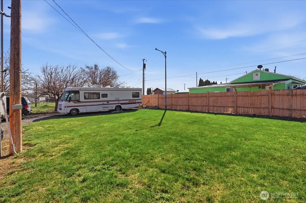 153 NW Quincy Place Soap Lake WA 98851