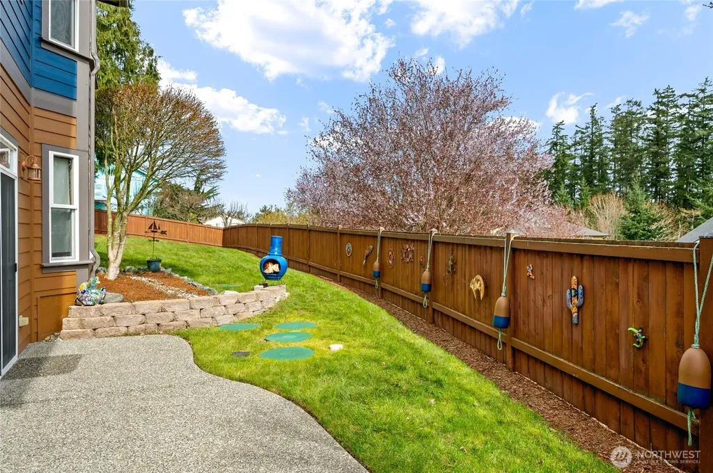 1140 Matterhorn Loop Camano Island WA 98282