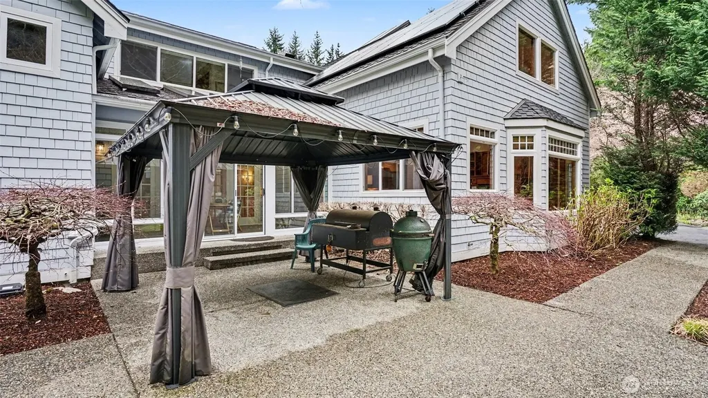 19510 223rd Avenue NE Woodinville WA 98077