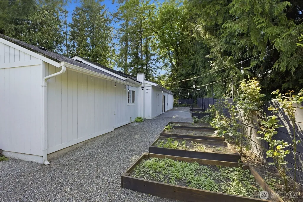 18824 SE 164th Street Renton WA 98058